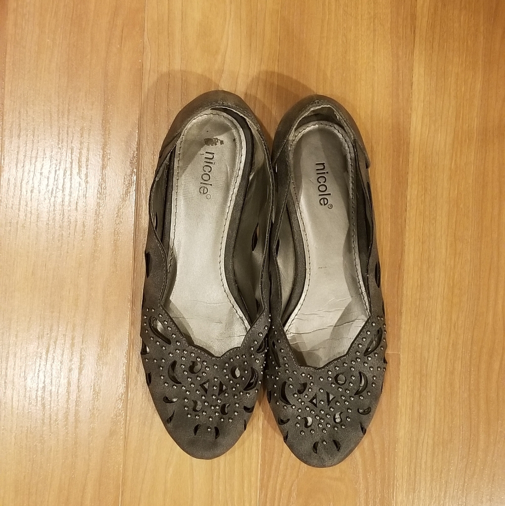 Nicole Gray Studded Cutout Flats Size 7